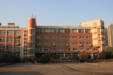 半岛体育