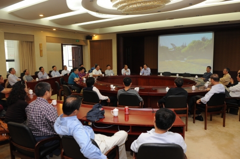 半岛体育