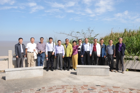 半岛体育