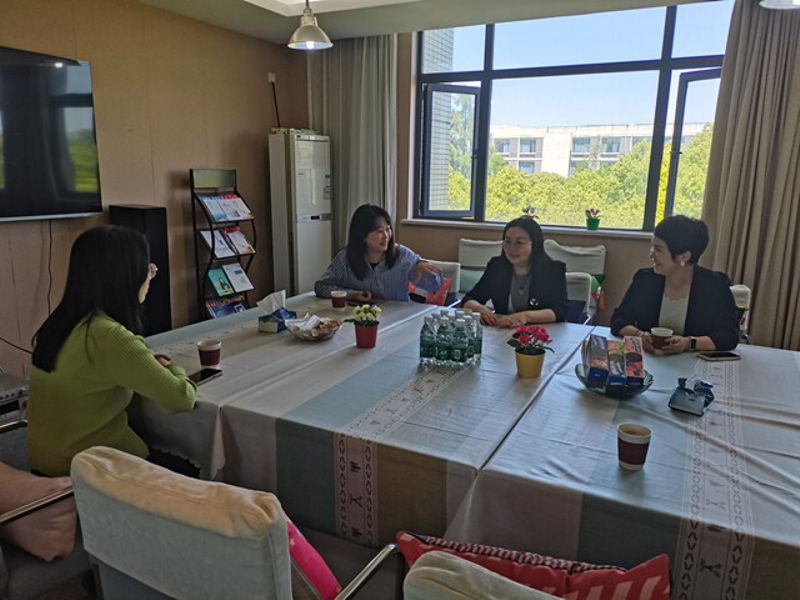 开展座谈会