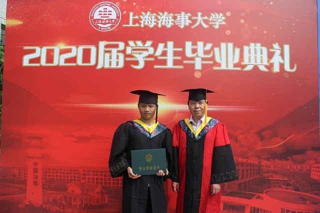 半岛体育