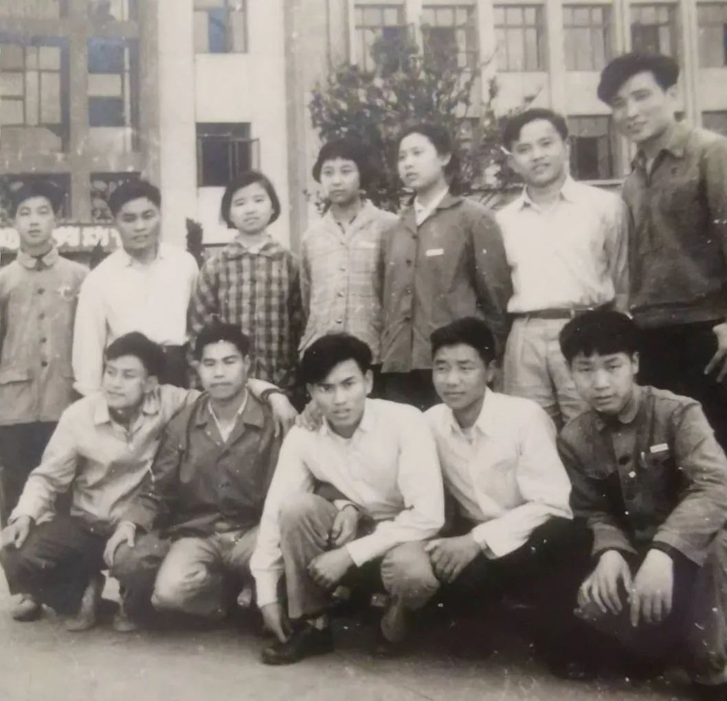 半岛体育