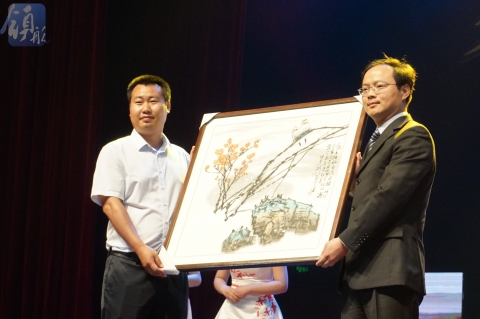 半岛体育