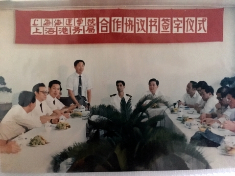 半岛体育