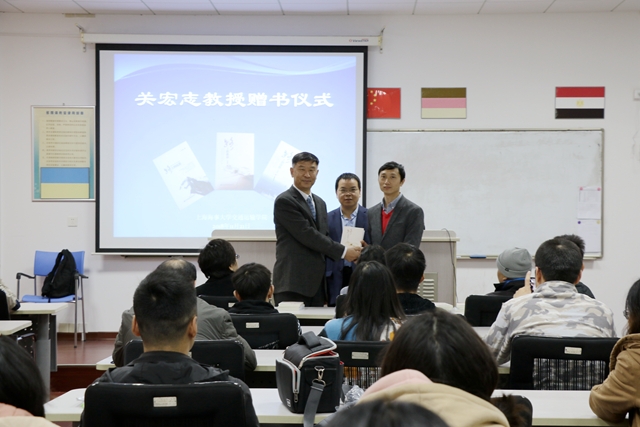半岛体育