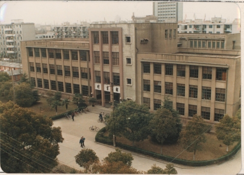 半岛体育