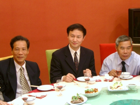 半岛体育