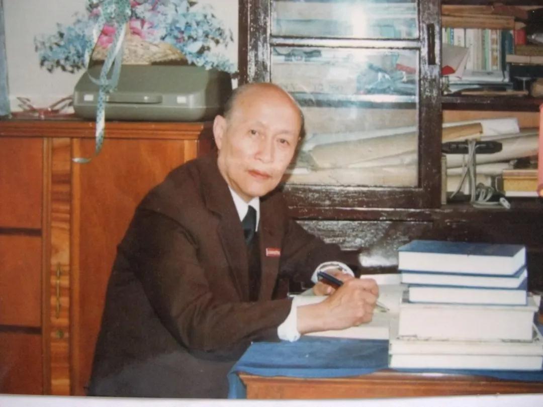 半岛体育
