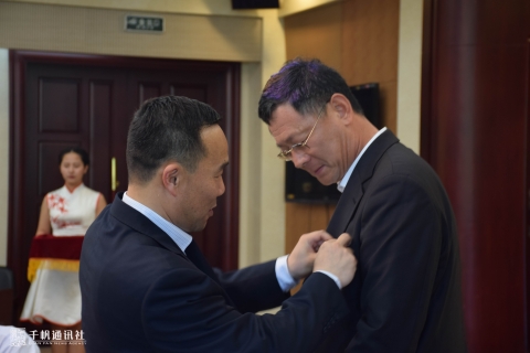 半岛体育